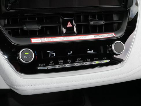 Certified 2025 Toyota Corolla SE image 23