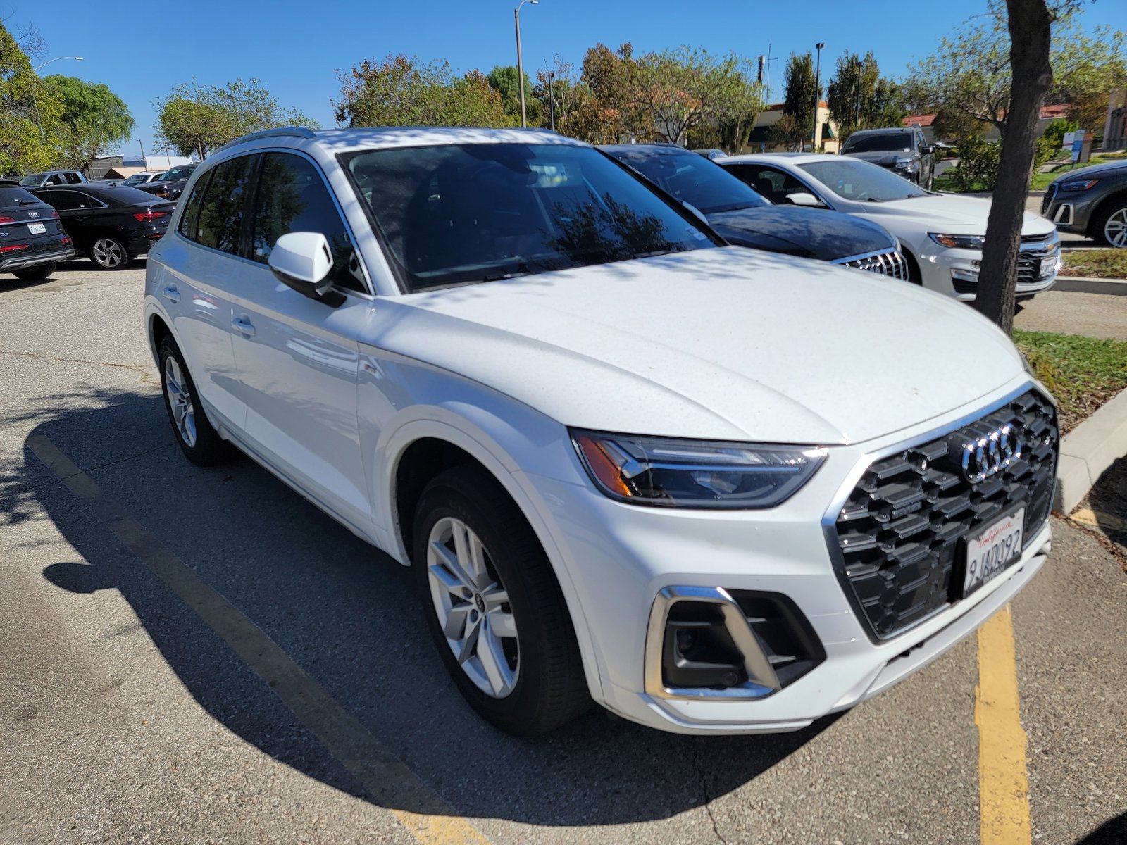 Used 2023 Audi Q5 2.0T Premium w/ Convenience Package AWD/4WD image 2