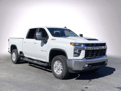 Used 2022 Chevrolet Silverado 2500 LT w/ Convenience Package image 2