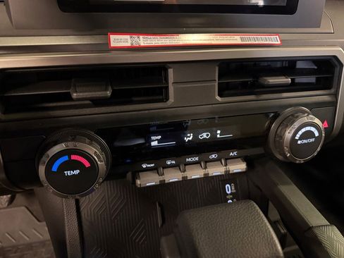 Used 2026 Toyota 4Runner SR5 AWD/4WD image 22