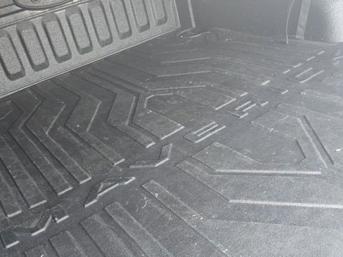 Used 2024 Ford Maverick Lariat image 2