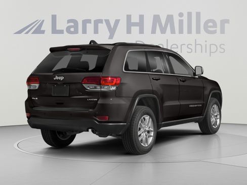 Used 2021 Jeep Grand Cherokee Laredo X AWD/4WD image 2
