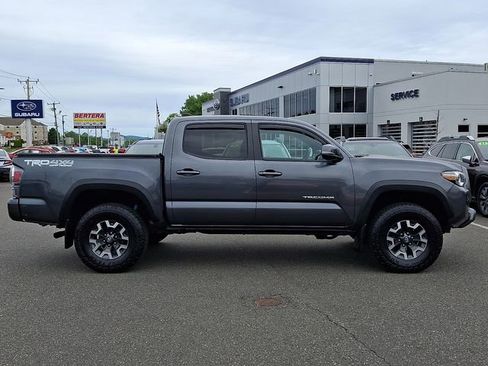 Used 2021 Toyota Tacoma TRD Off-Road w/ Technology Package AWD/4WD image 7