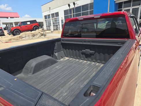 Used 2022 Chevrolet Silverado 1500 LTZ w/ LTZ Premium Package AWD/4WD image 8