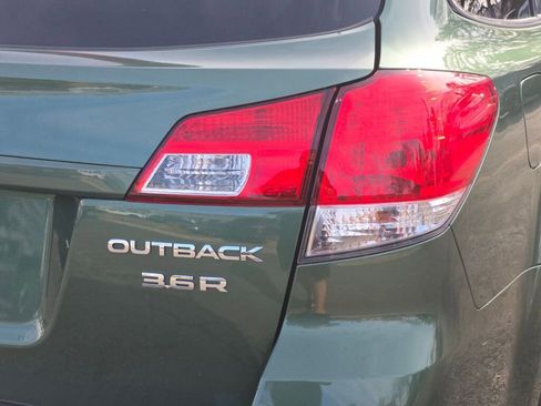 Used 2011 Subaru Outback 3.6R Limited w/ PWR Moonroof Pkg image 11