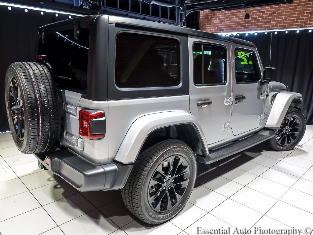 Used 2022 Jeep Wrangler Unlimited Sahara w/ Cold Weather Group AWD/4WD image 10