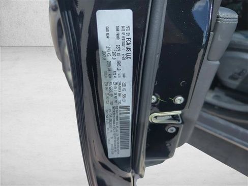 Used 2020 Jeep Cherokee Limited FWD image 29
