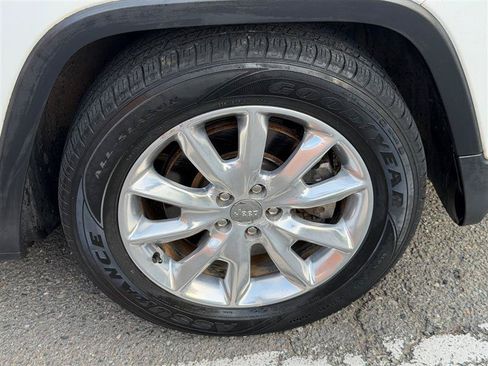 Used 2016 Jeep Cherokee Limited FWD image 21