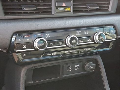 Used 2023 Honda Pilot Elite image 18