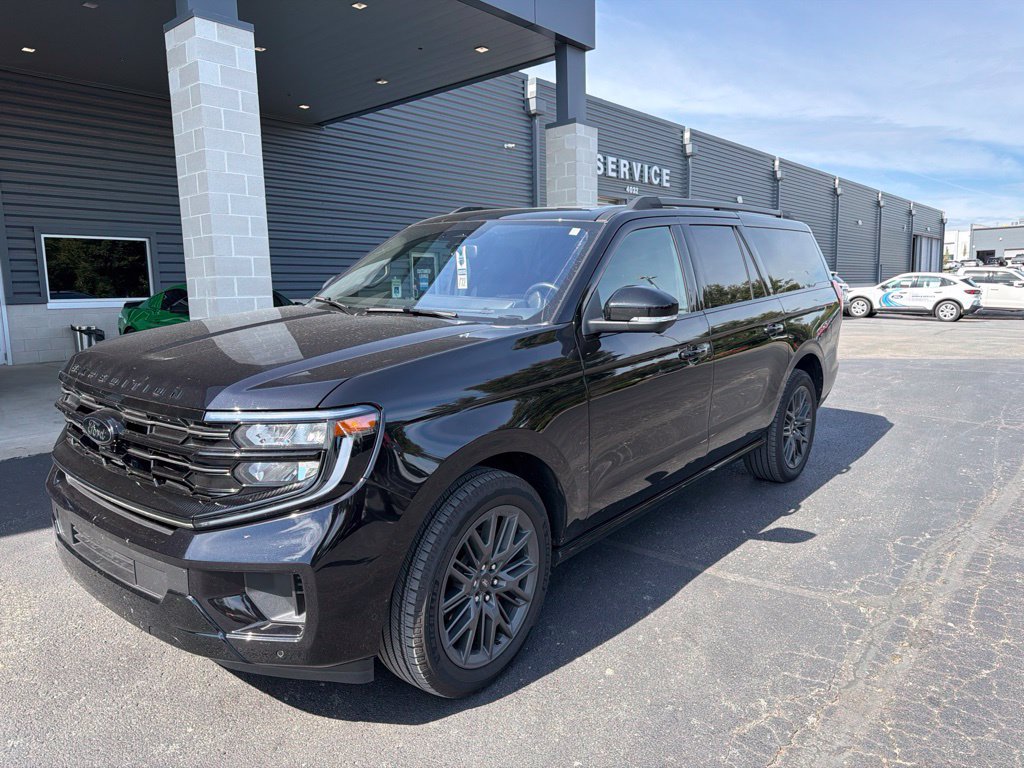 Used 2025 Ford Expedition Max Platinum w/ Stealth Performance Package AWD/4WD image 3