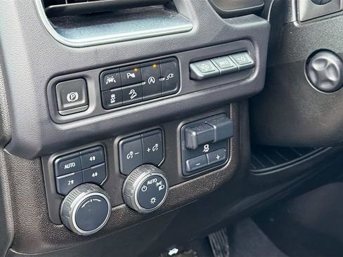 Used 2021 Chevrolet Tahoe Premier w/ Premium Package image 10