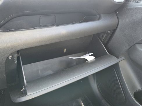 Certified 2025 Hyundai Venue SE image 21