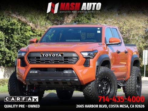 Used 2025 Toyota Tacoma TRD Off-Road w/ TRD Off Road Premium Package AWD/4WD image 4