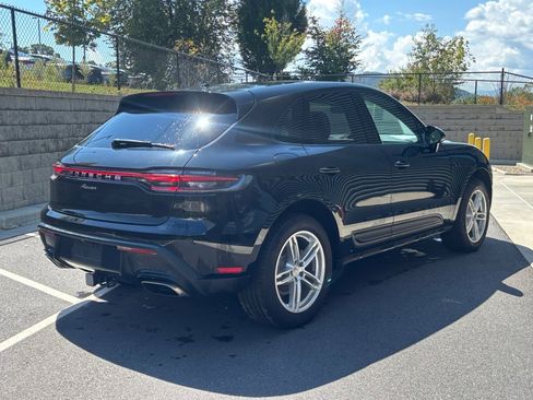 Certified 2024 Porsche Macan image 9