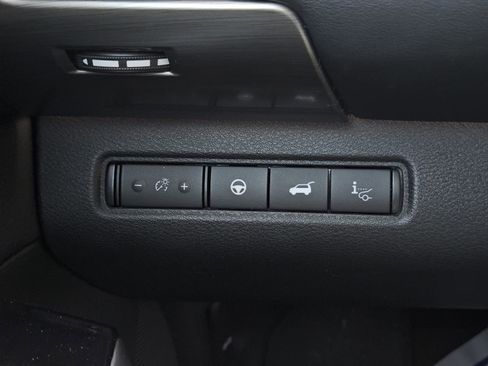 Used 2024 Nissan Pathfinder Platinum image 25