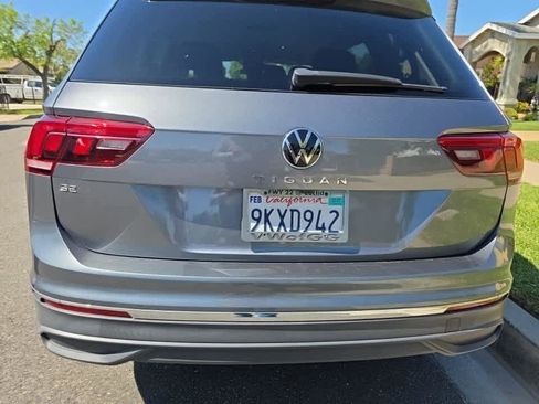 Used 2024 Volkswagen Tiguan SE image 3