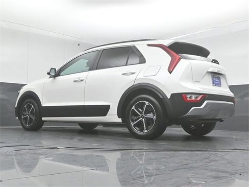 Used 2024 Kia Niro EX image 37