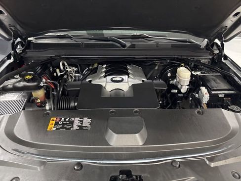 Used 2019 Cadillac Escalade Premium Luxury image 36