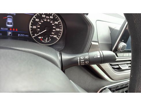 Used 2024 Nissan Altima 2.5 SV FWD image 20