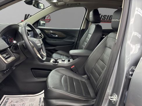 Used 2023 GMC Terrain Denali w/ Denali Premium Package image 9