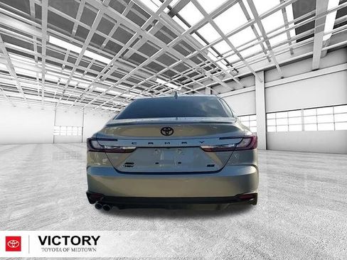 Used 2025 Toyota Camry SE image 4