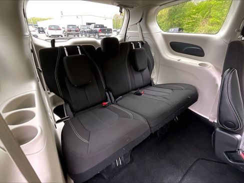 Certified 2023 Chrysler Voyager LX FWD image 25
