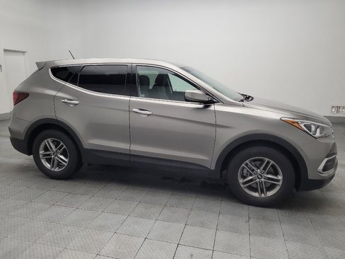 Used 2018 Hyundai Santa Fe Sport image 11