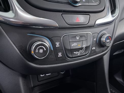 Used 2020 Chevrolet Equinox LT AWD/4WD image 17