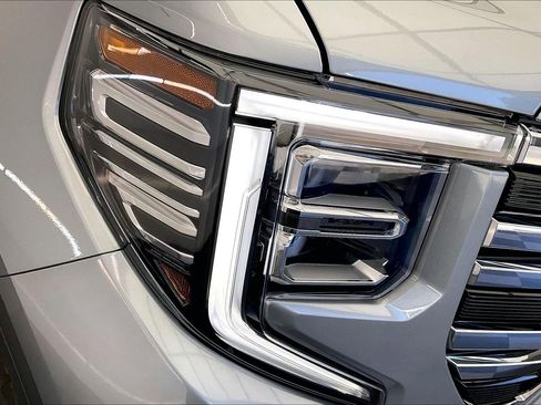 New 2026 GMC Sierra 1500 SLT w/ SLT Premium Package image 15