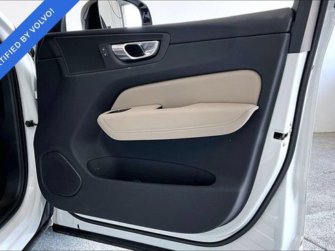 Certified 2026 Volvo XC60 B5 Plus AWD/4WD image 22