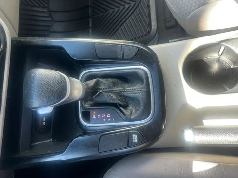 Used 2020 Kia Soul LX FWD image 23