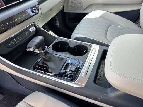 New 2026 Kia Carnival EX image 21