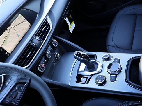 New 2025 Alfa Romeo Stelvio Sprint image 21