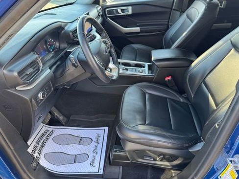Certified 2022 Ford Explorer XLT w/ Equipment Group 202A image 7