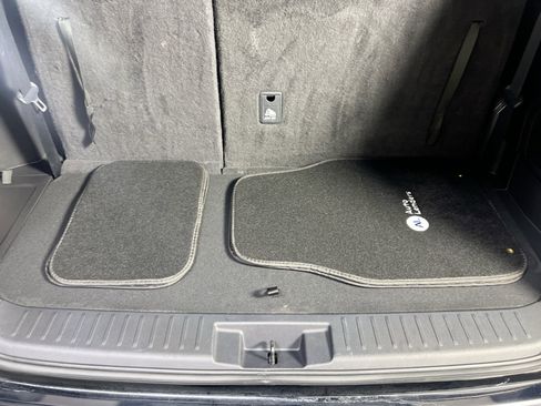 Used 2023 Toyota Highlander XLE image 26