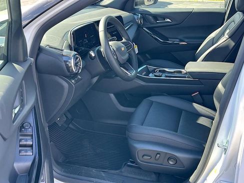 New 2026 Chevrolet Equinox LT w/ Convenience Package II image 13