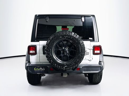 Used 2025 Jeep Wrangler Unlimited Sport AWD/4WD image 7
