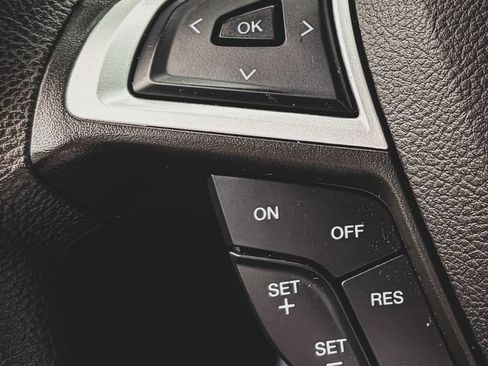 Used 2016 Ford Fusion SE FWD image 7