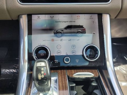 Used 2018 Land Rover Range Rover Sport SE AWD/4WD image 16
