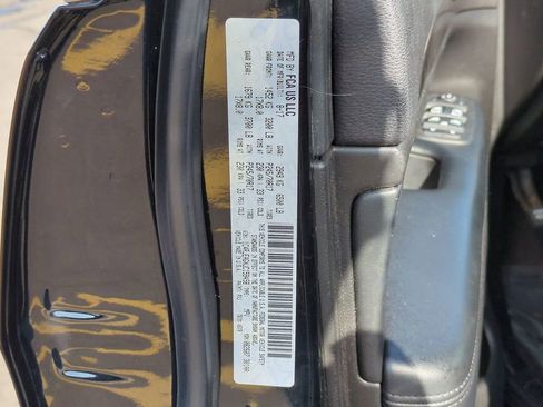 Used 2018 Jeep Grand Cherokee Laredo image 30