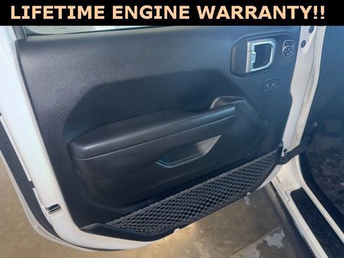 Used 2024 Jeep Gladiator Willys image 18