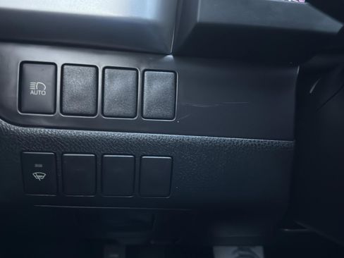 Used 2019 Toyota Highlander LE image 23