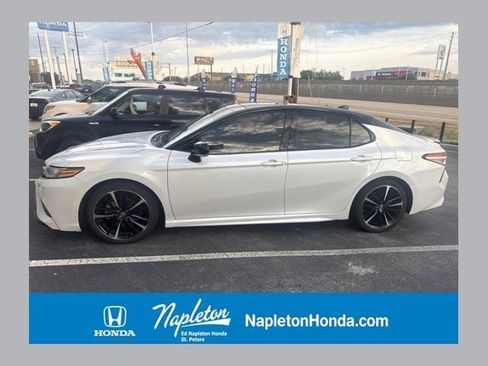 Used 2019 Toyota Camry XSE FWD image 1