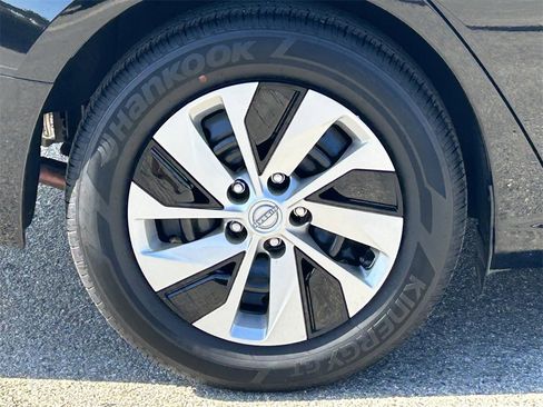 Used 2025 Nissan Altima 2.5 S image 7