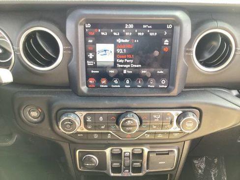 Used 2021 Jeep Wrangler Unlimited Sahara w/ Dual Top Group AWD/4WD image 10