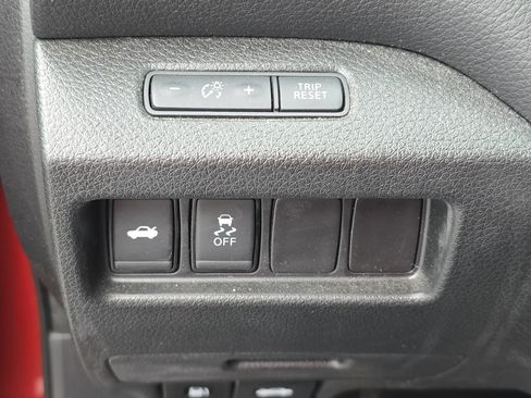 Used 2016 Nissan Altima 2.5 SR w/ Interior Lighting Package FWD image 24