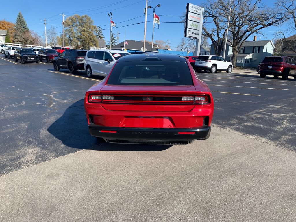 Used 2024 Dodge Charger Daytona R/T w/ Plus Group AWD/4WD image 4