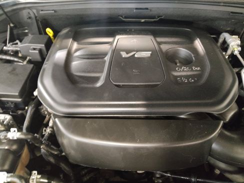 Used 2019 Jeep Grand Cherokee Laredo AWD/4WD image 30