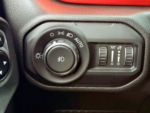 Certified 2022 Jeep Wrangler Unlimited Rubicon w/ Cold Weather Group AWD/4WD image 23