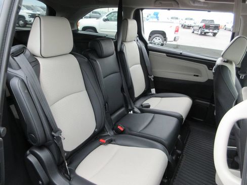 Used 2025 Honda Odyssey Elite image 25